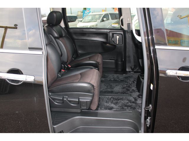 Nissan ELGRAND 2013-02 25218-12
