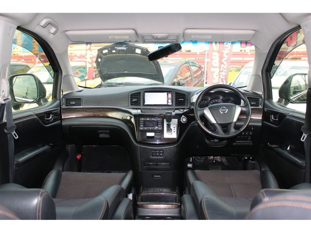 Nissan ELGRAND 2013-02 25218-1