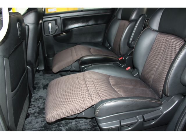 Nissan ELGRAND 2013-02 25218-15
