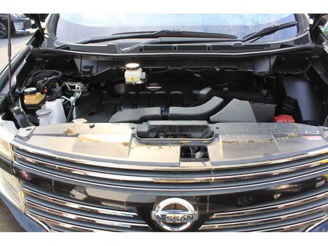 Nissan ELGRAND 2013-02 25218-9