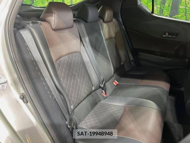 Toyota C-HR 2017-02 389954-9