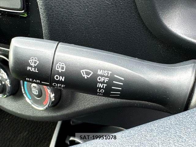 Toyota VITZ 2019-06 382988-23