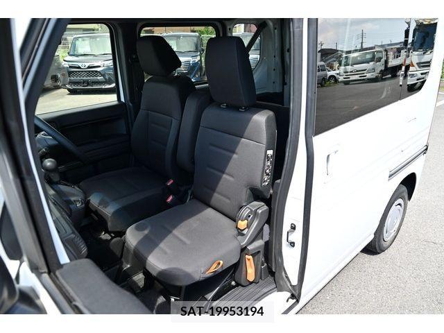 Honda N-VAN 2020-06 393051-12