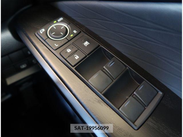 Lexus IS 2023-06 275414-22