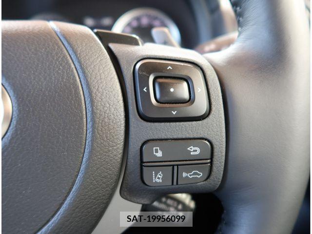 Lexus IS 2023-06 275414-16