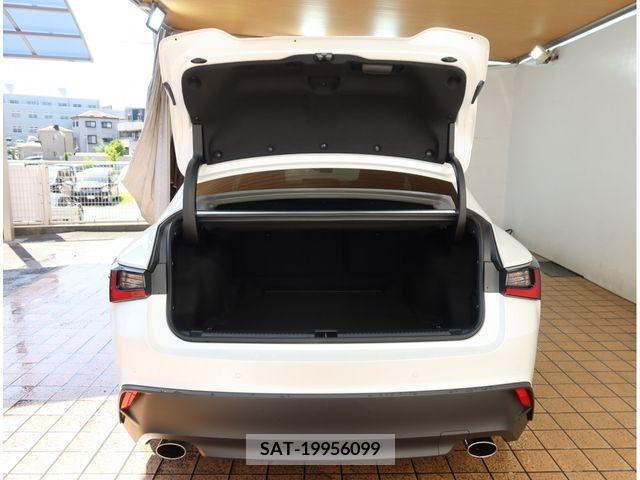 Lexus IS 2023-06 275414-28