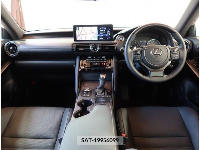 Lexus IS 2023-06 275414-5