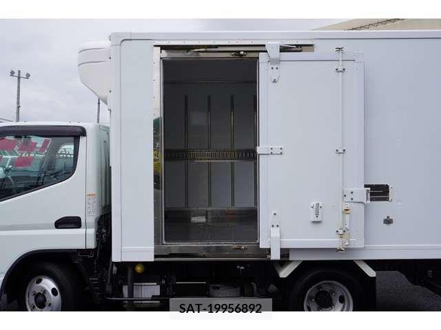 Mitsubishi CANTER 2018-01 381325-14