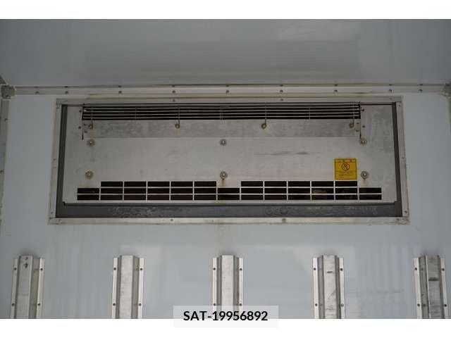 Mitsubishi CANTER 2018-01 381325-19
