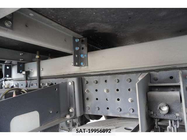 Mitsubishi CANTER 2018-01 381325-10