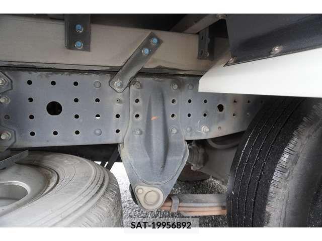 Mitsubishi CANTER 2018-01 381325-9