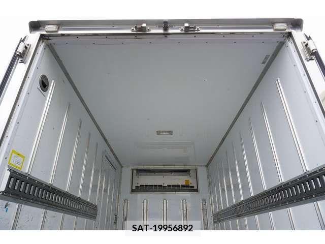 Mitsubishi CANTER 2018-01 381325-17