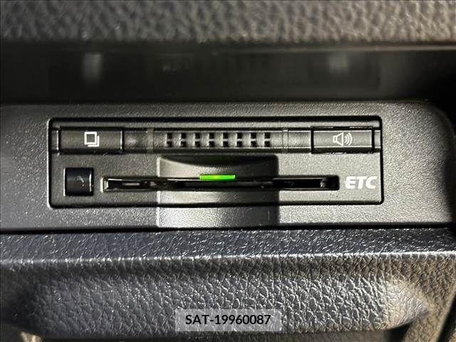 Toyota VOXY 2015-03 242264-9