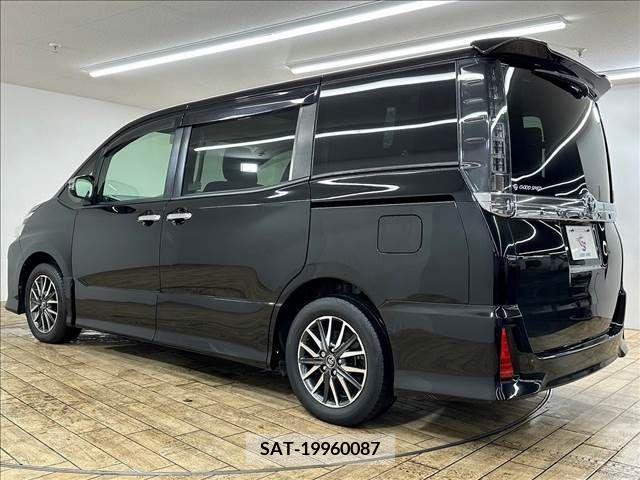 Toyota VOXY 2015-03 242264-16
