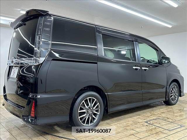Toyota VOXY 2015-03 242264-15