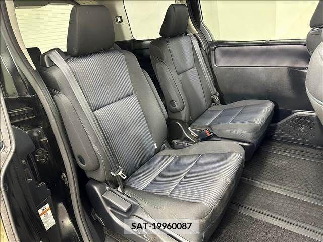 Toyota VOXY 2015-03 242264-5
