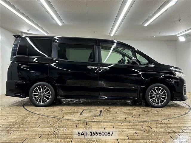 Toyota VOXY 2015-03 242264-13