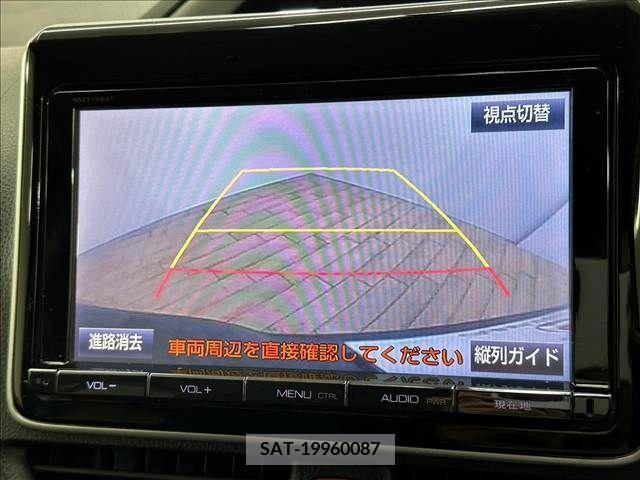 Toyota VOXY 2015-03 242264-3