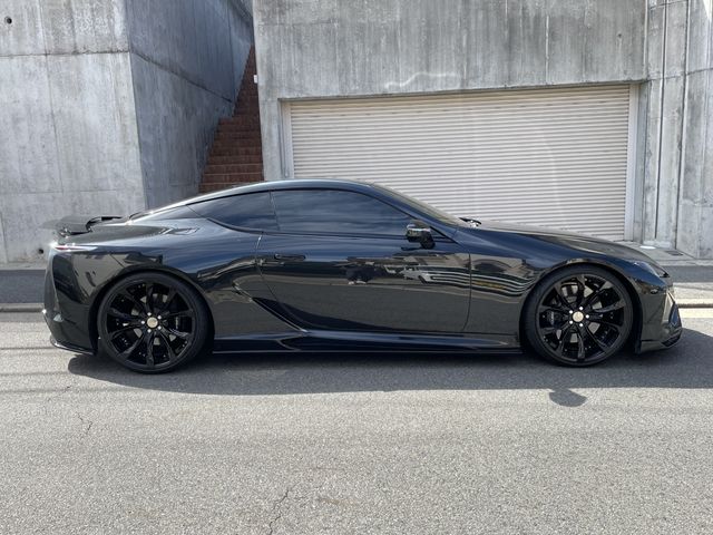Lexus LC 2018-01 24658-7