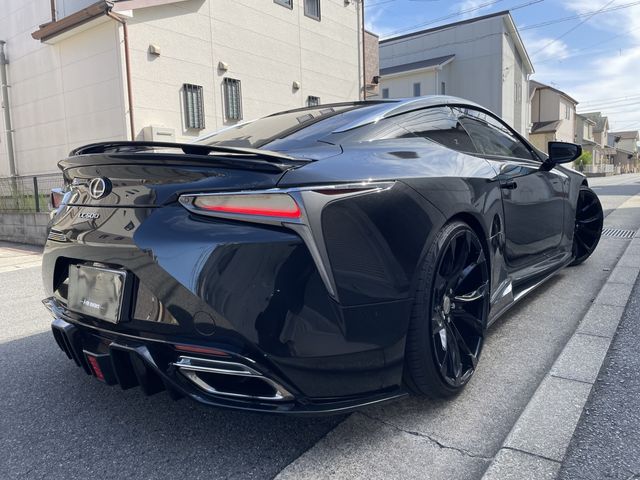 Lexus LC 2018-01 24658-2