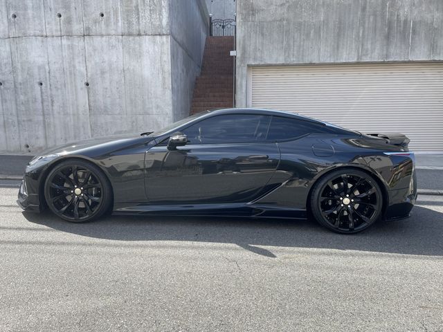 Lexus LC 2018-01 24658-8
