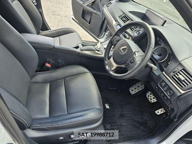 Lexus CT 2019-07 353928-9