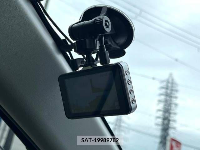 Toyota AQUA 2013-10 352837-8