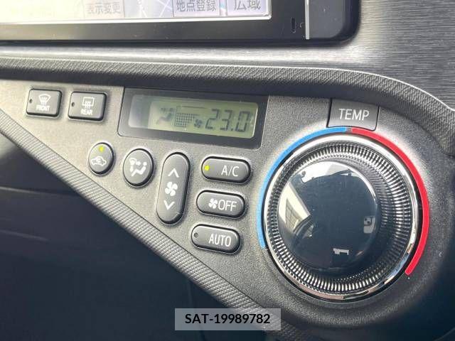 Toyota AQUA 2013-10 352837-6