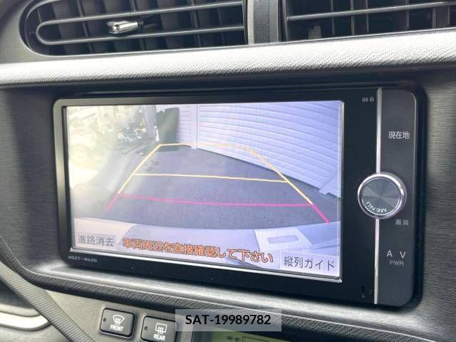 Toyota AQUA 2013-10 352837-4