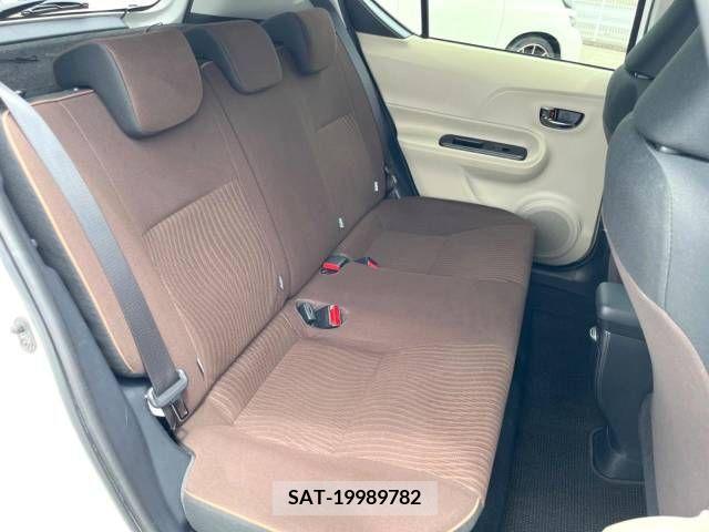 Toyota AQUA 2013-10 352837-11