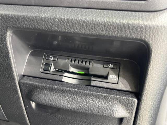Toyota VOXY 2019-05 25457-8