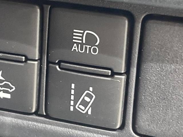 Toyota VOXY 2019-05 25457-7