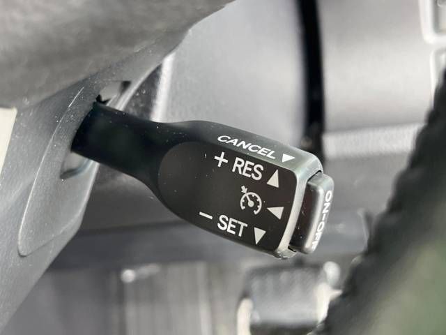 Toyota VOXY 2019-05 25457-6