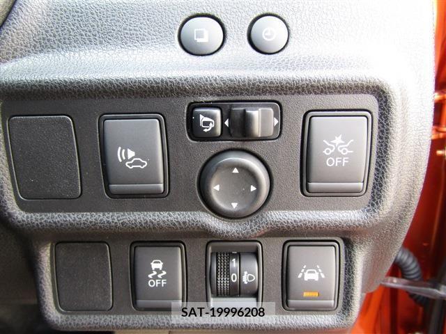 Nissan NOTE 2019-05 213388-4