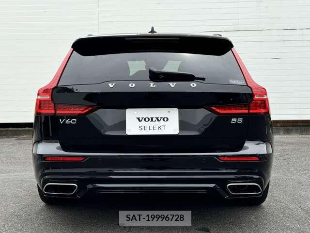 Volvo V60 2022-03 335396-3
