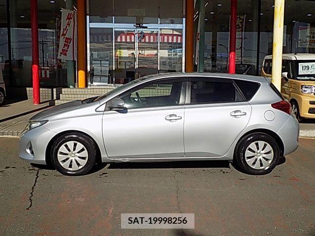 Toyota AURIS 2013-02 209627-13