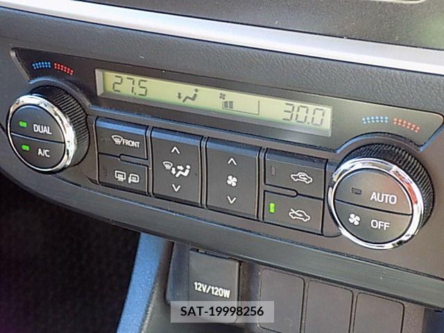 Toyota AURIS 2013-02 209627-16