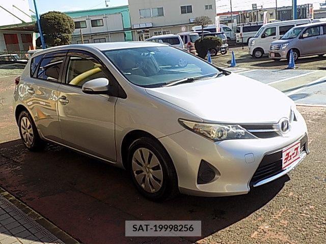 Toyota AURIS 2013-02 209627-6