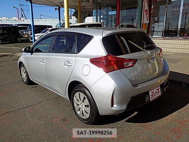 Toyota AURIS 2013-02 209627-8