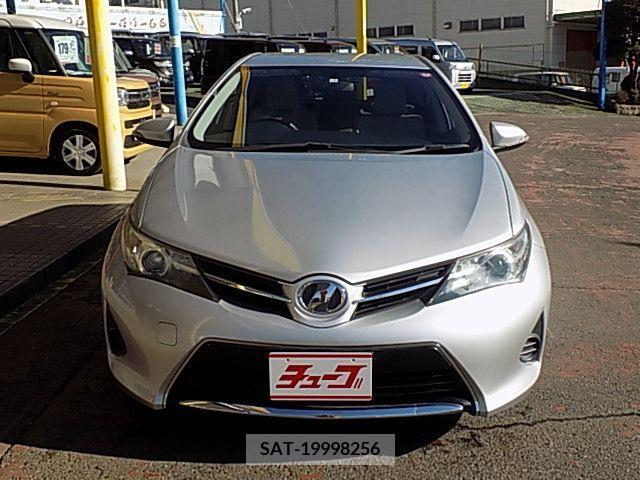 Toyota AURIS 2013-02 209627-12