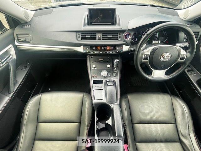 Lexus CT 2012-11 322662-1