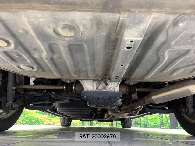 Toyota VOXY 2018-10 332514-19