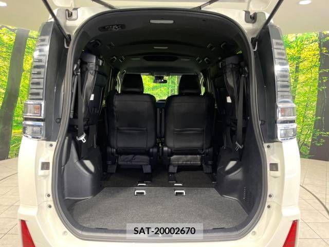 Toyota VOXY 2018-10 332514-10
