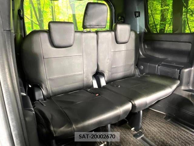Toyota VOXY 2018-10 332514-9