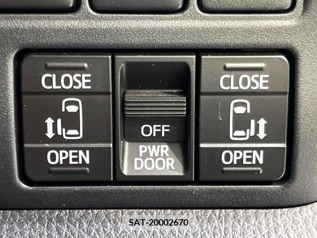 Toyota VOXY 2018-10 332514-6