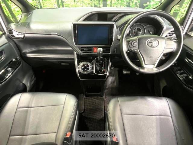 Toyota VOXY 2018-10 332514-1
