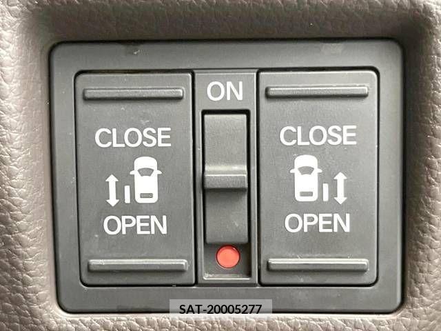 Honda N BOX 2019-06 364613-4