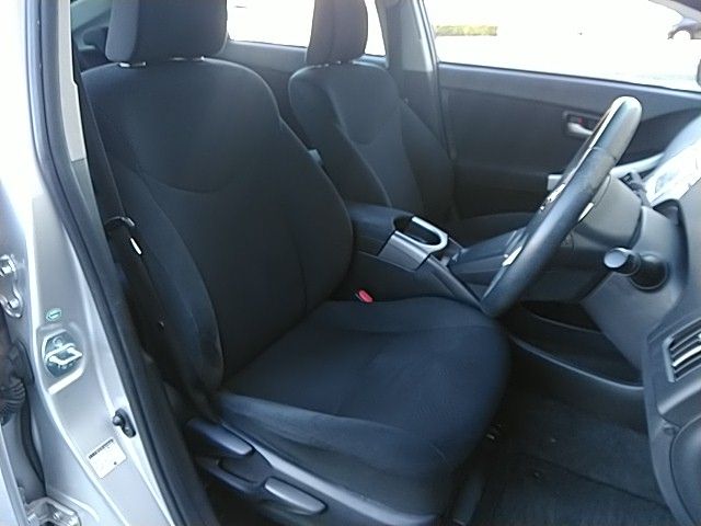 Toyota PRIUS 2013-12 196725-9