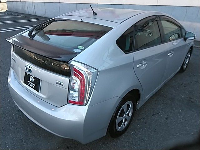 Toyota PRIUS 2013-12 196725-2