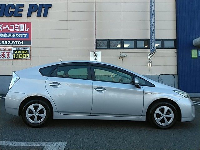 Toyota PRIUS 2013-12 196725-16